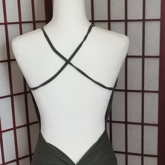 Nwt Olive green crisscross mini dress - Picture 7 of 7